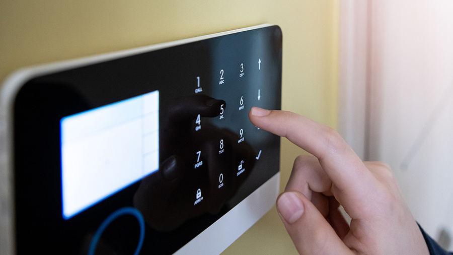 Sicherheit bei Muster Elektro in Musterstadt